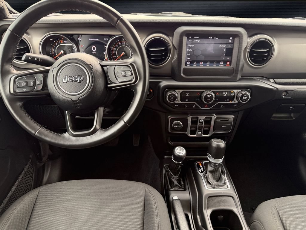 Used 2022 Jeep Gladiator Sport AWD/4WD image 14
