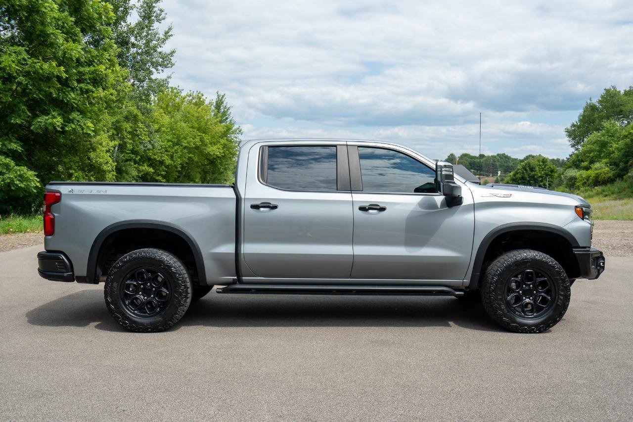Used 2024 Chevrolet Silverado 1500 ZR2 w/ ZR2 Bison Edition AWD/4WD image 2