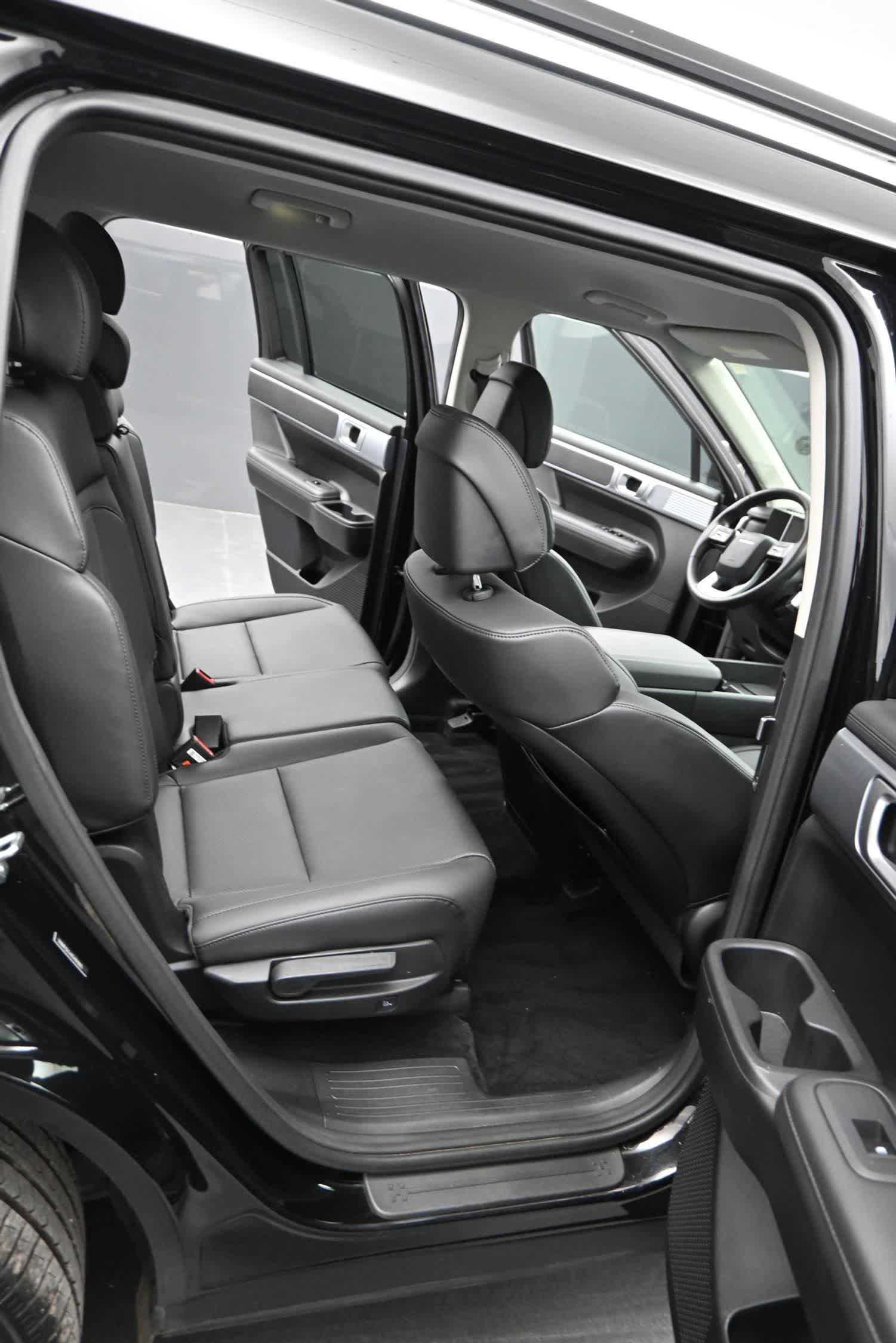 Certified 2025 Hyundai Santa Fe SEL AWD/4WD image 17