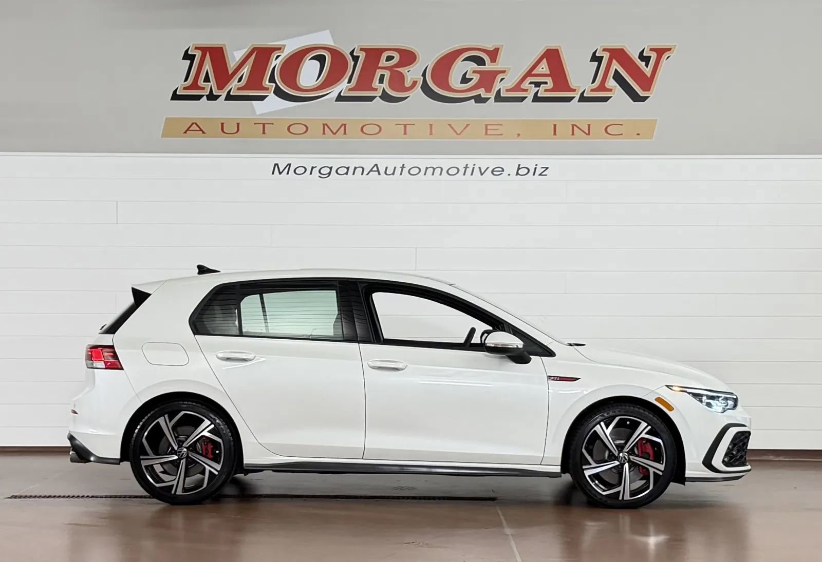 Used 2024 Volkswagen GTI SE FWD image 2