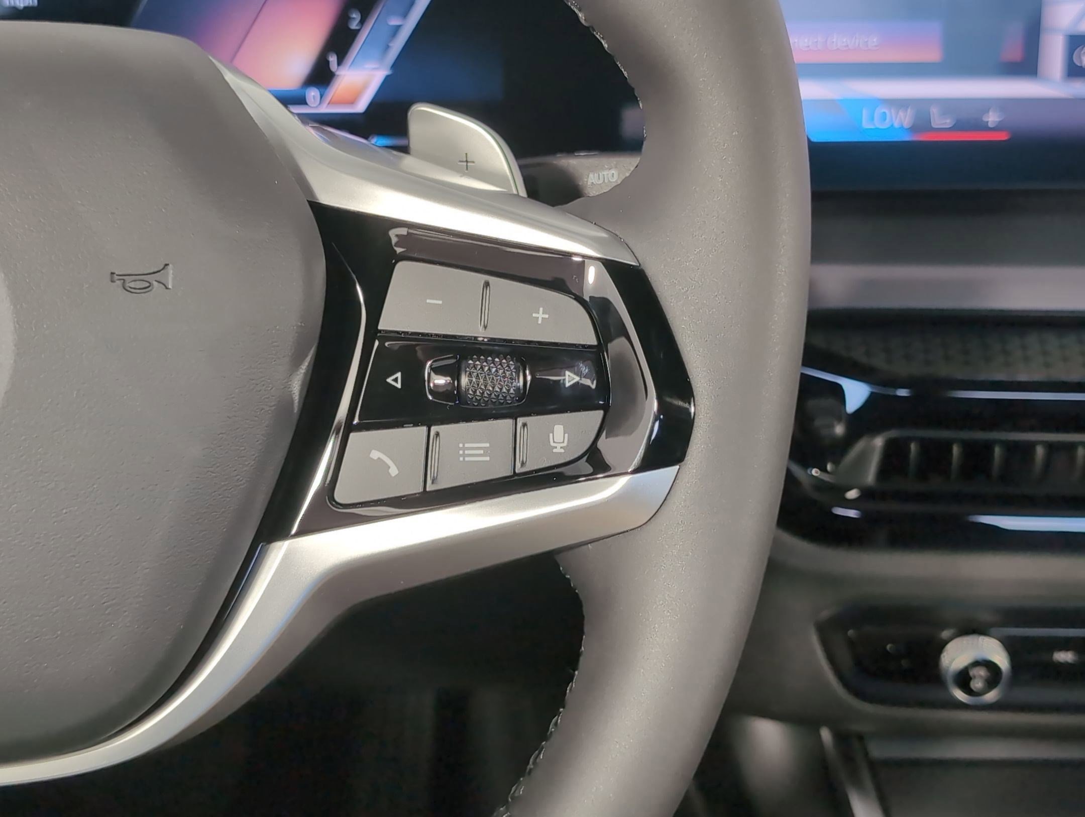 Used 2025 BMW 230i Coupe w/ Convenience Package image 27