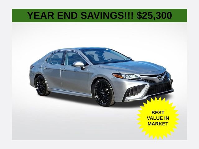 Used 2022 Toyota Camry XSE image 1