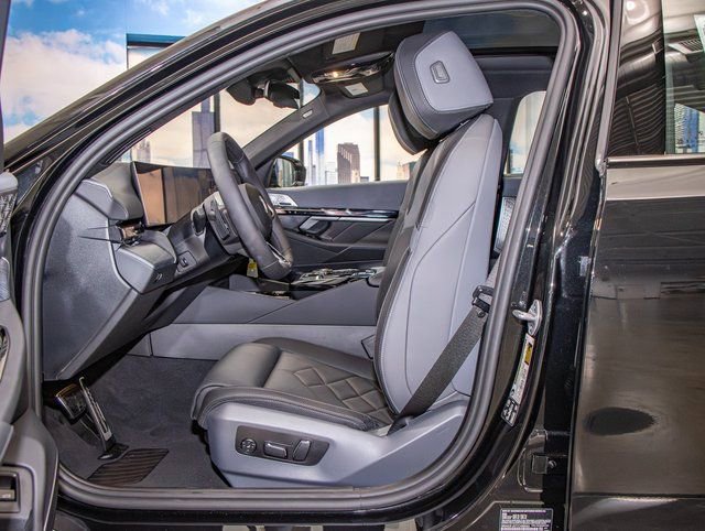 Used 2026 BMW 540i xDrive w/ Executive Package image 20