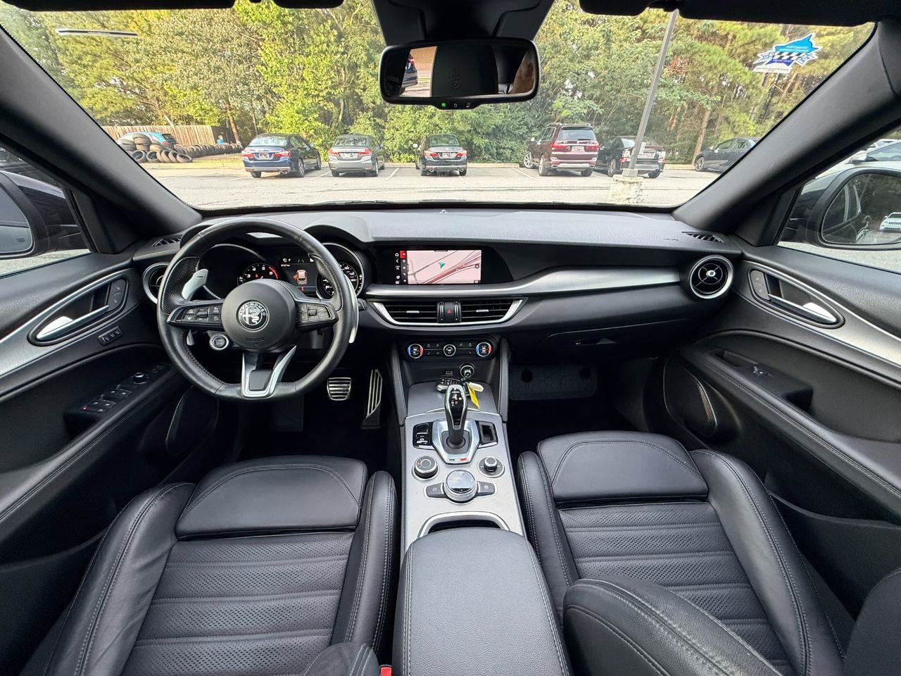 Used 2022 Alfa Romeo Stelvio Veloce AWD/4WD image 2