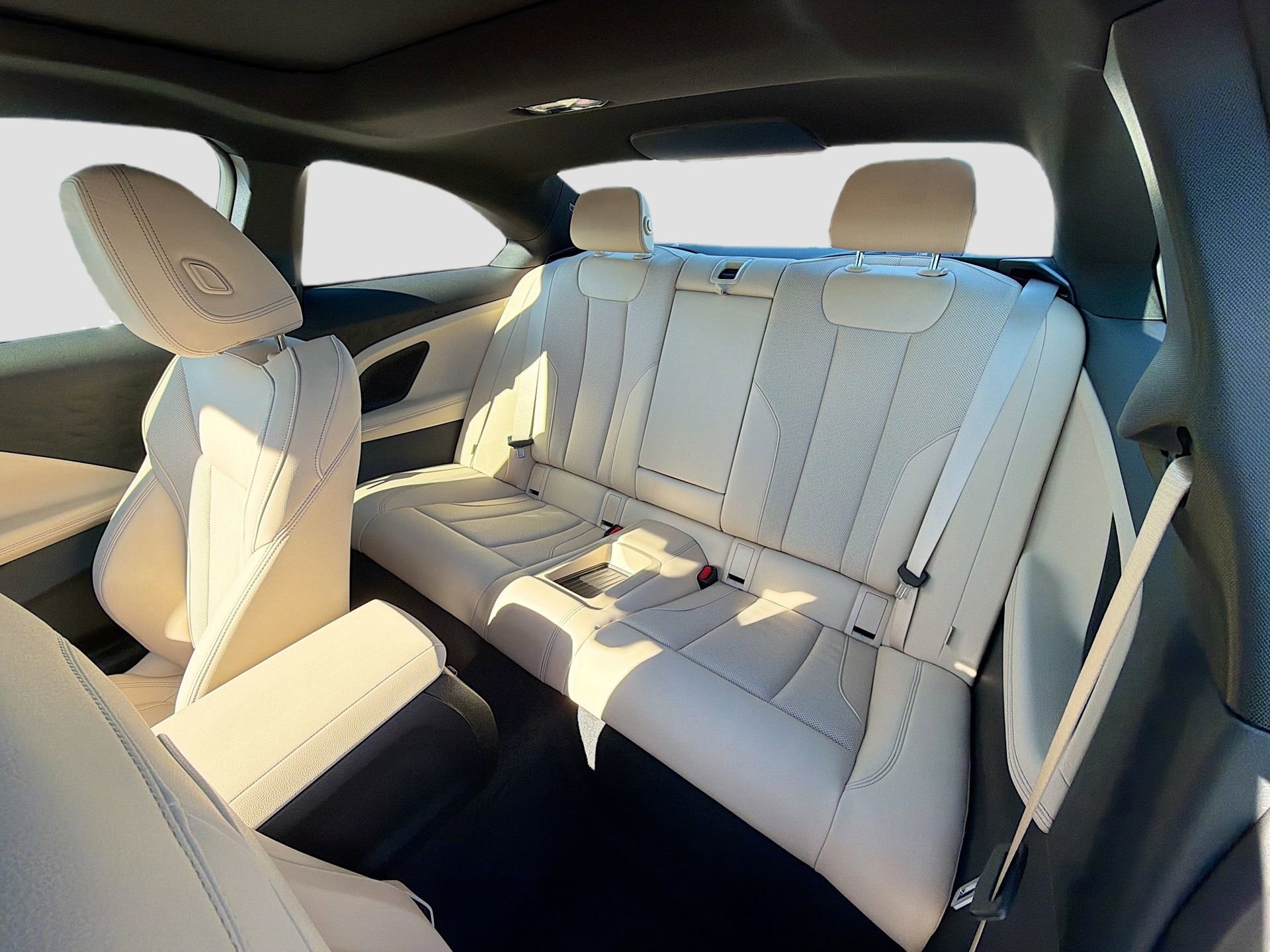 Used 2025 BMW M240i xDrive Coupe image 23