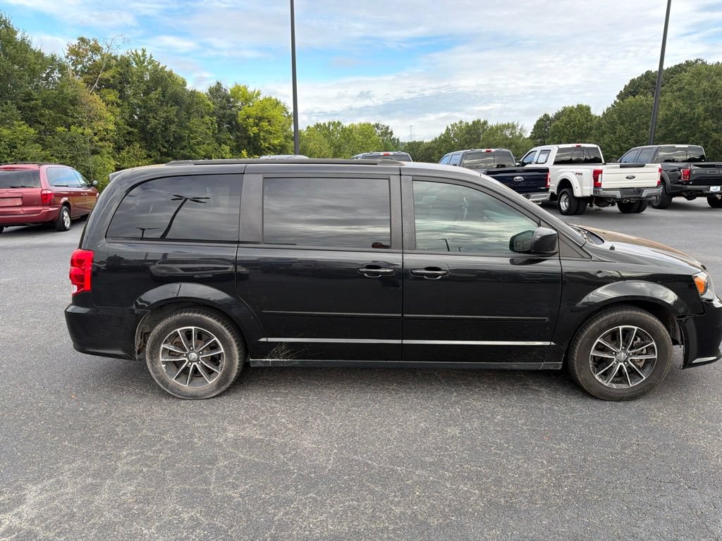 Used 2019 Dodge Grand Caravan GT FWD image 2