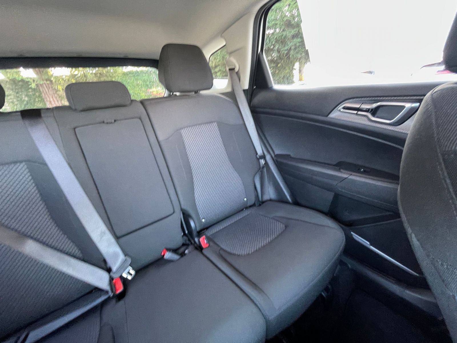 Used 2025 Kia Sportage LX image 36