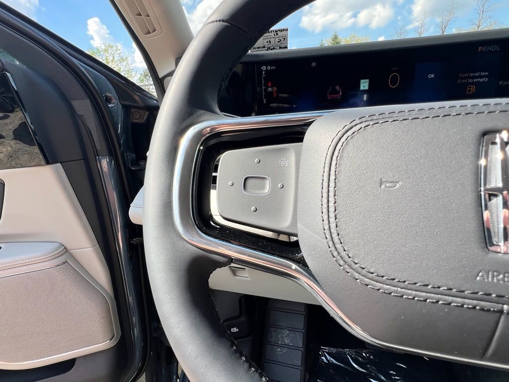 New 2026 Lincoln Nautilus Reserve w/ Jet Appearance Package AWD/4WD image 8