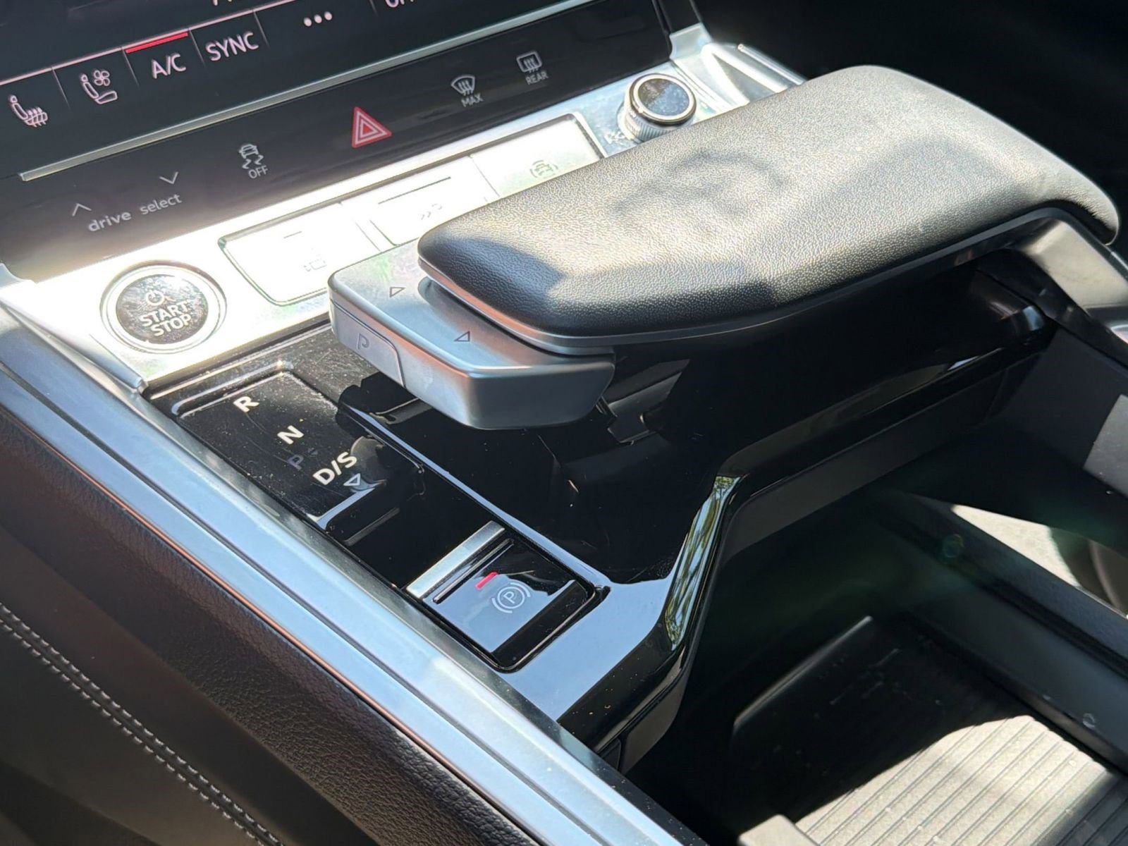 Used 2024 Audi Q8 e-tron Prestige AWD/4WD image 18