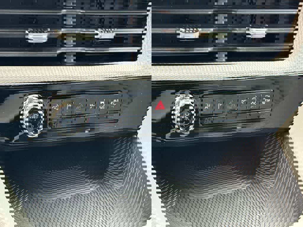 New 2026 Ford Explorer Active w/ Active Comfort Package image 32