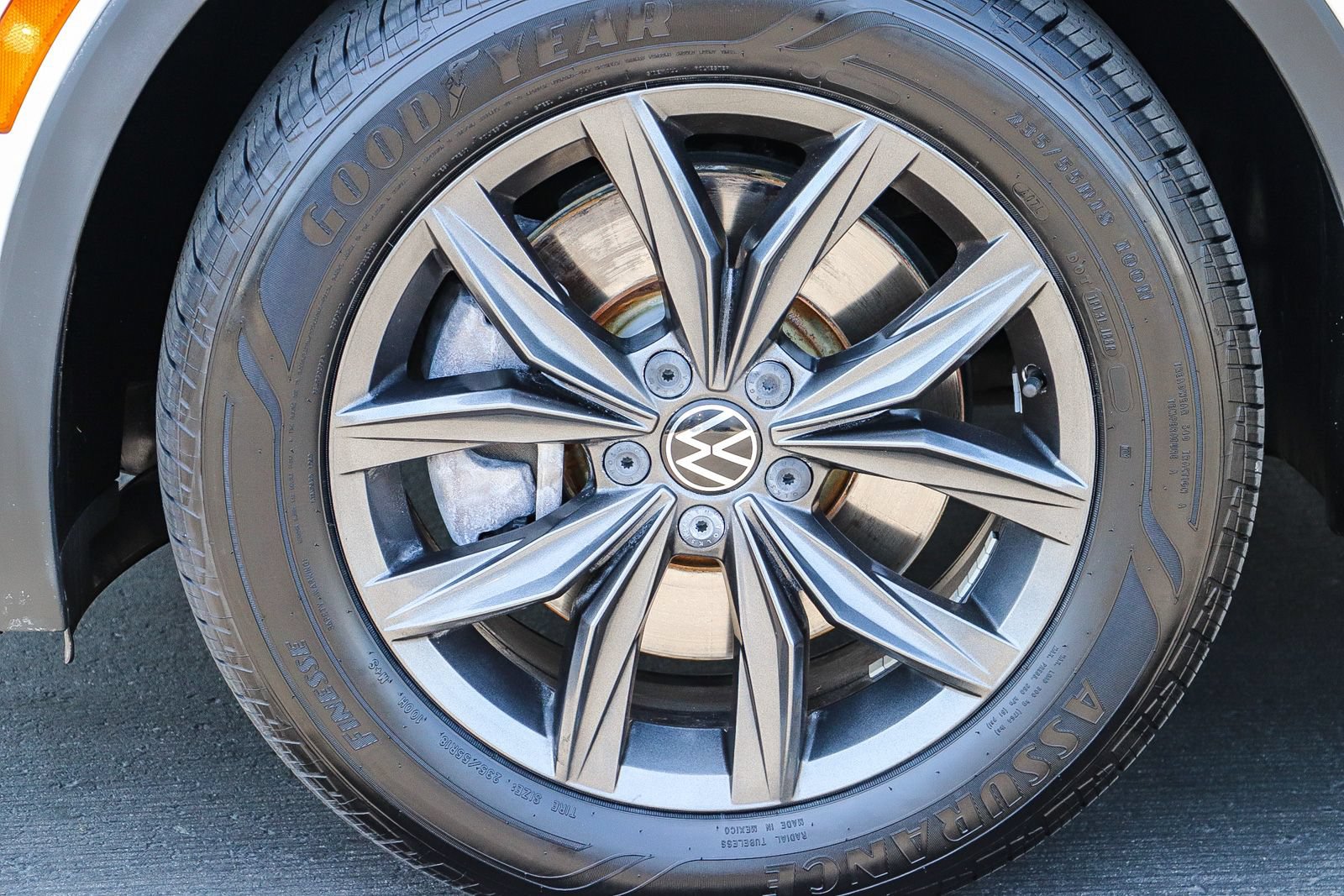 Certified 2022 Volkswagen Tiguan SE FWD image 12