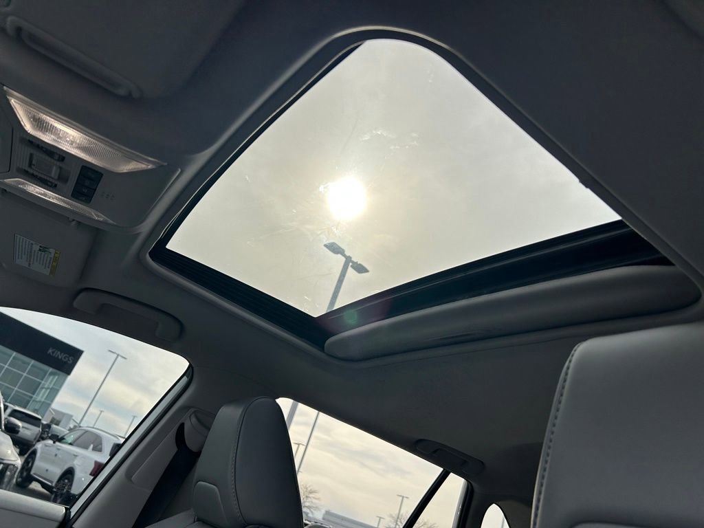 Used 2022 Toyota RAV4 XLE Premium image 23