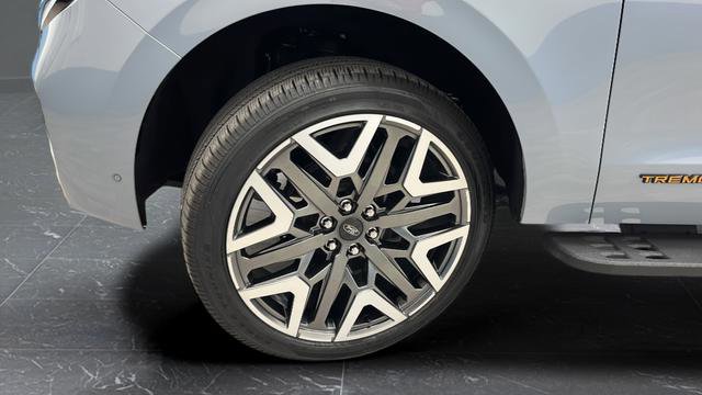 Used 2025 Ford Expedition Tremor AWD/4WD image 41