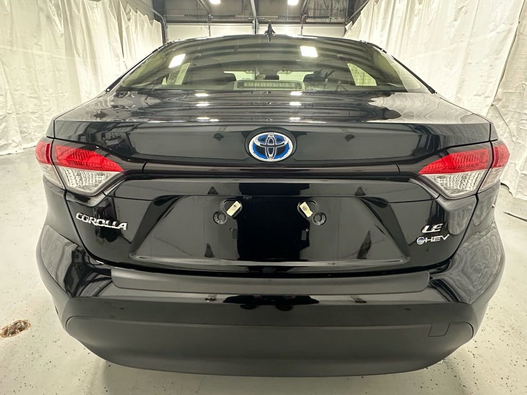 Used 2025 Toyota Corolla LE image 6