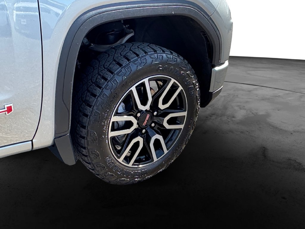 Used 2024 GMC Sierra 1500 AT4 w/ Technology Package AWD/4WD image 13