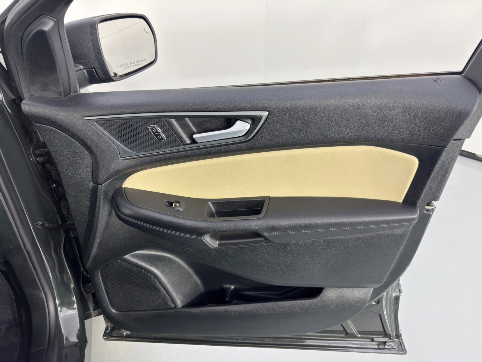 Used 2023 Ford Edge SE image 38