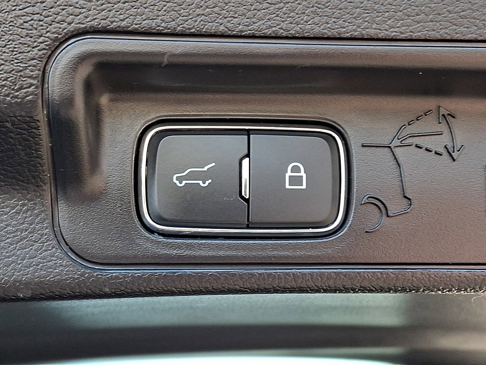 Certified 2025 Ford Explorer ST-Line w/ ST-Line Street Pack image 29