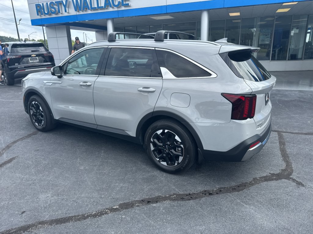 Used 2024 Kia Sorento S w/ Panoramic Sunroof Package FWD image 6