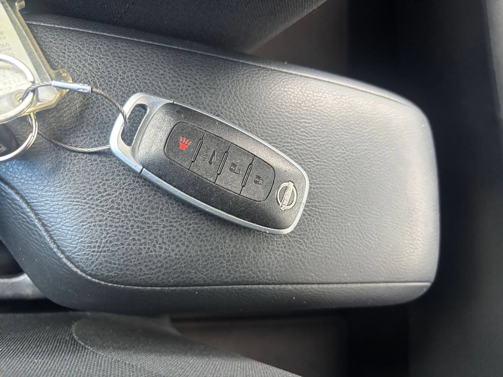 Used 2025 Nissan Versa SV FWD image 20