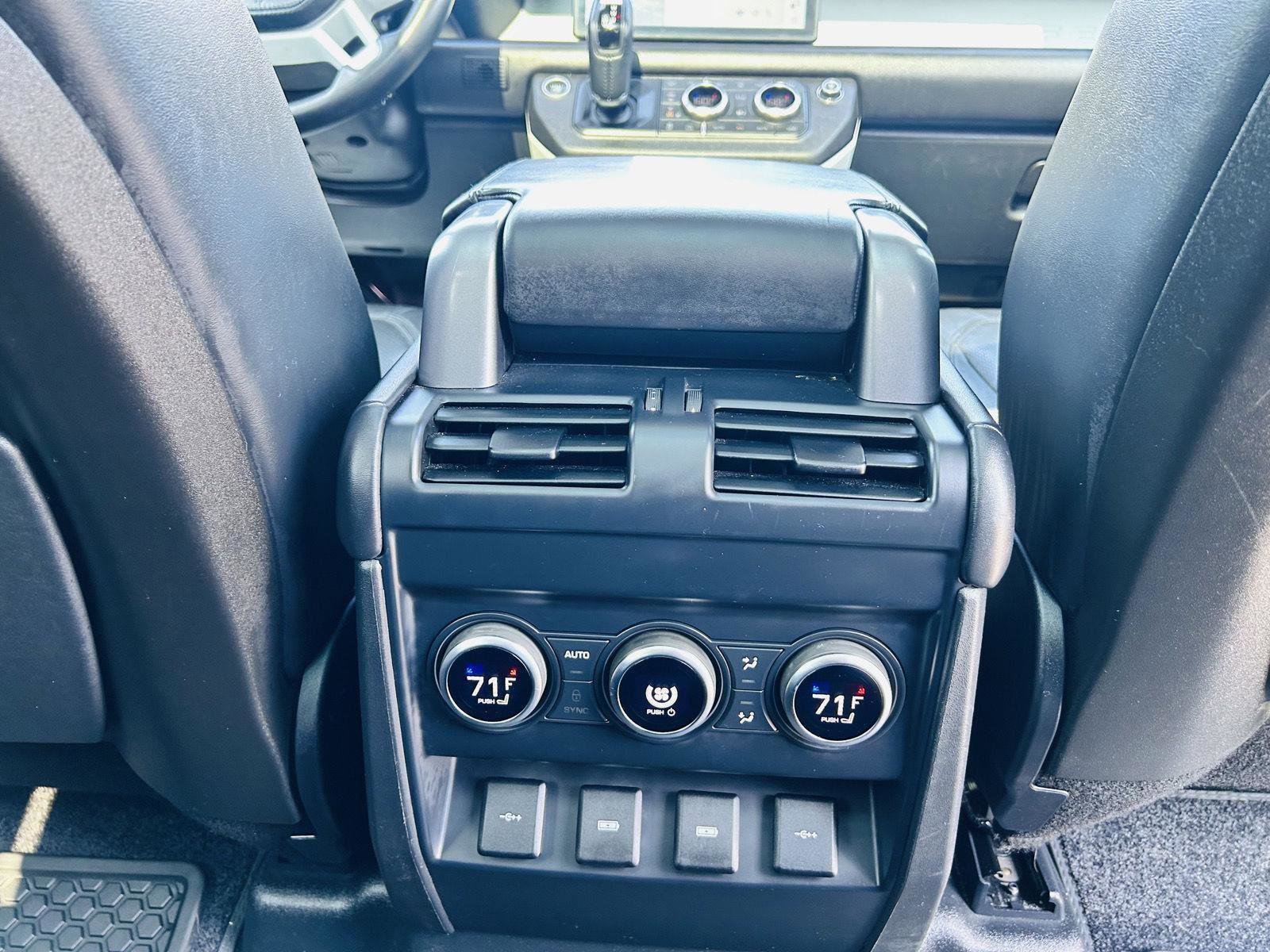 Used 2020 Land Rover Defender 110 HSE image 41