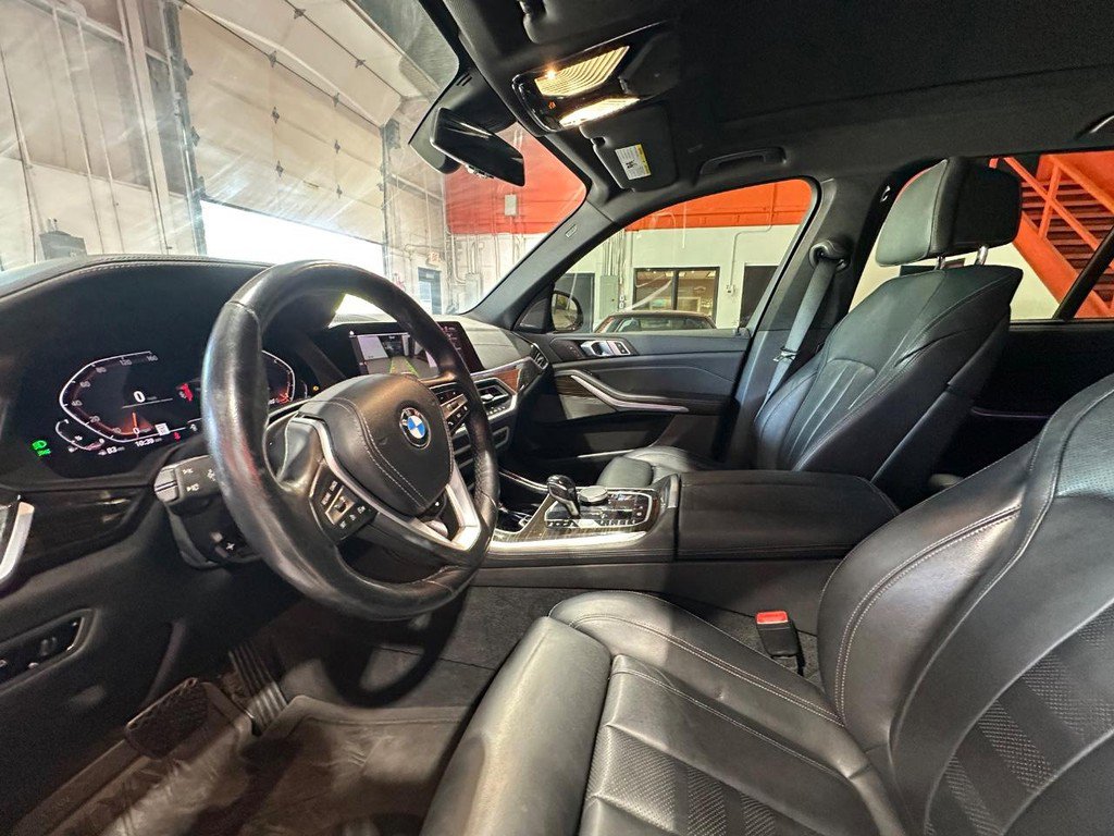 Used 2020 BMW X5 xDrive50i w/ Premium Package AWD/4WD image 14