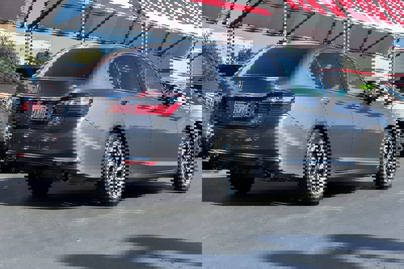 Used 2016 Honda Accord EX-L image 2