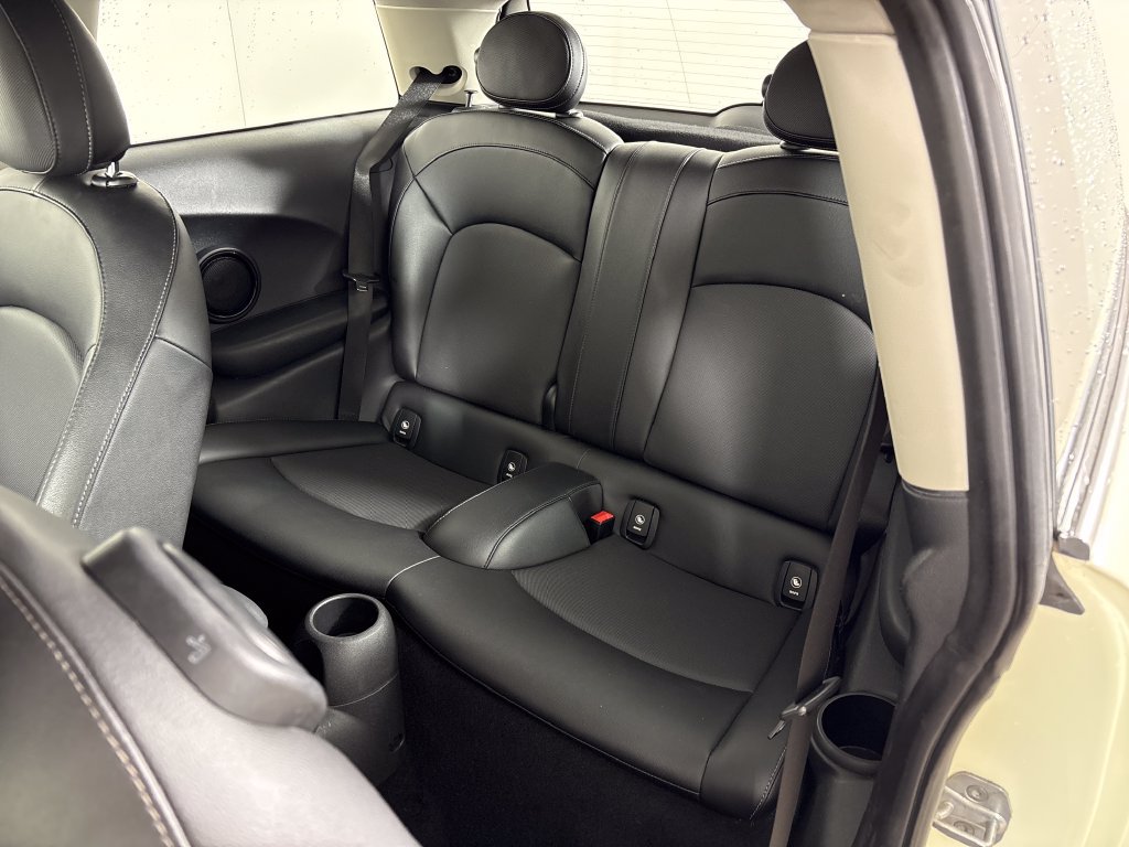 Used 2018 MINI Cooper 2-Door Hardtop FWD image 29