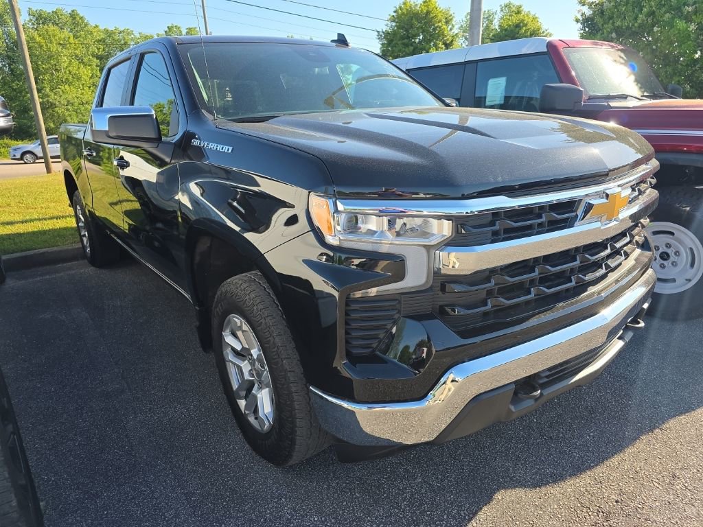 Used 2023 Chevrolet Silverado 1500 LT AWD/4WD image 11