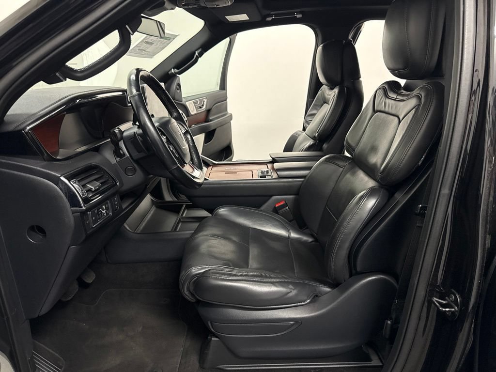 Used 2022 Lincoln Navigator L Reserve AWD/4WD image 14