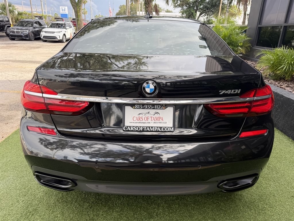 Used 2019 BMW 740i w/ M Sport Package RWD image 5
