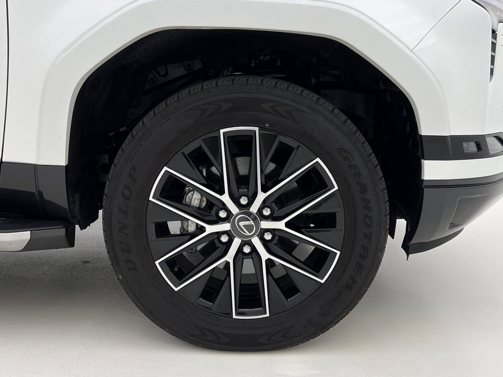 Used 2025 Lexus GX 550 w/ Accessory Package (2T) AWD/4WD image 31