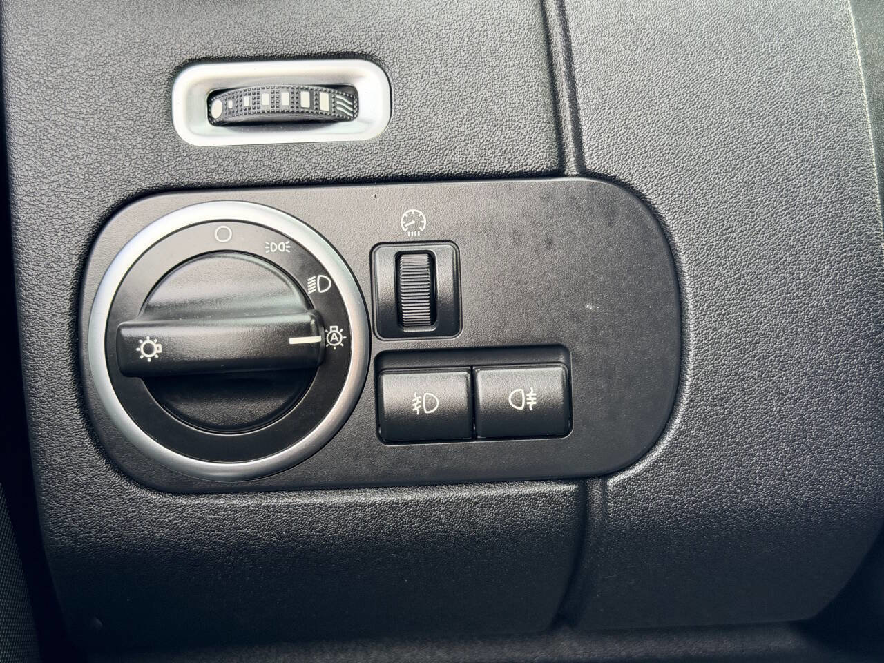 Used 2013 Land Rover LR4 HSE image 14