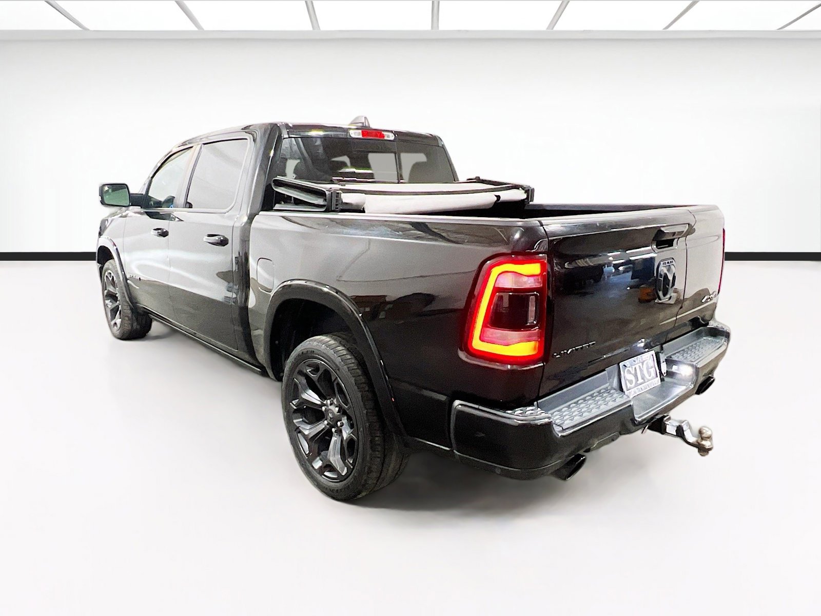 Used 2020 RAM 1500 Limited w/ Black Appearance Package image 6