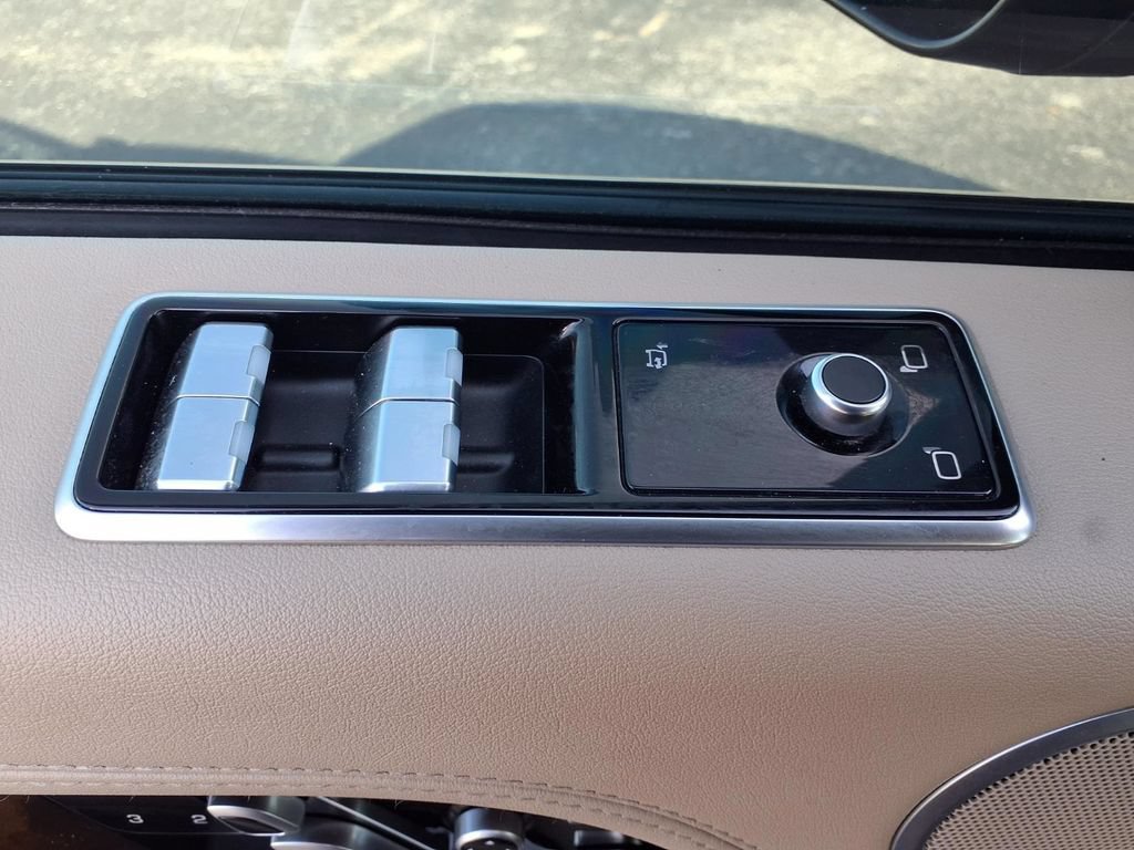 Used 2020 Land Rover Range Rover HSE AWD/4WD image 12