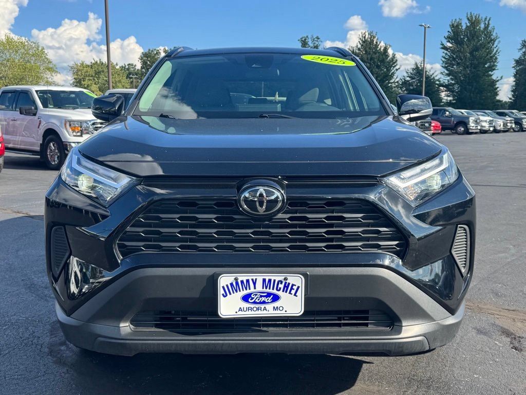Used 2025 Toyota RAV4 XLE AWD/4WD image 31