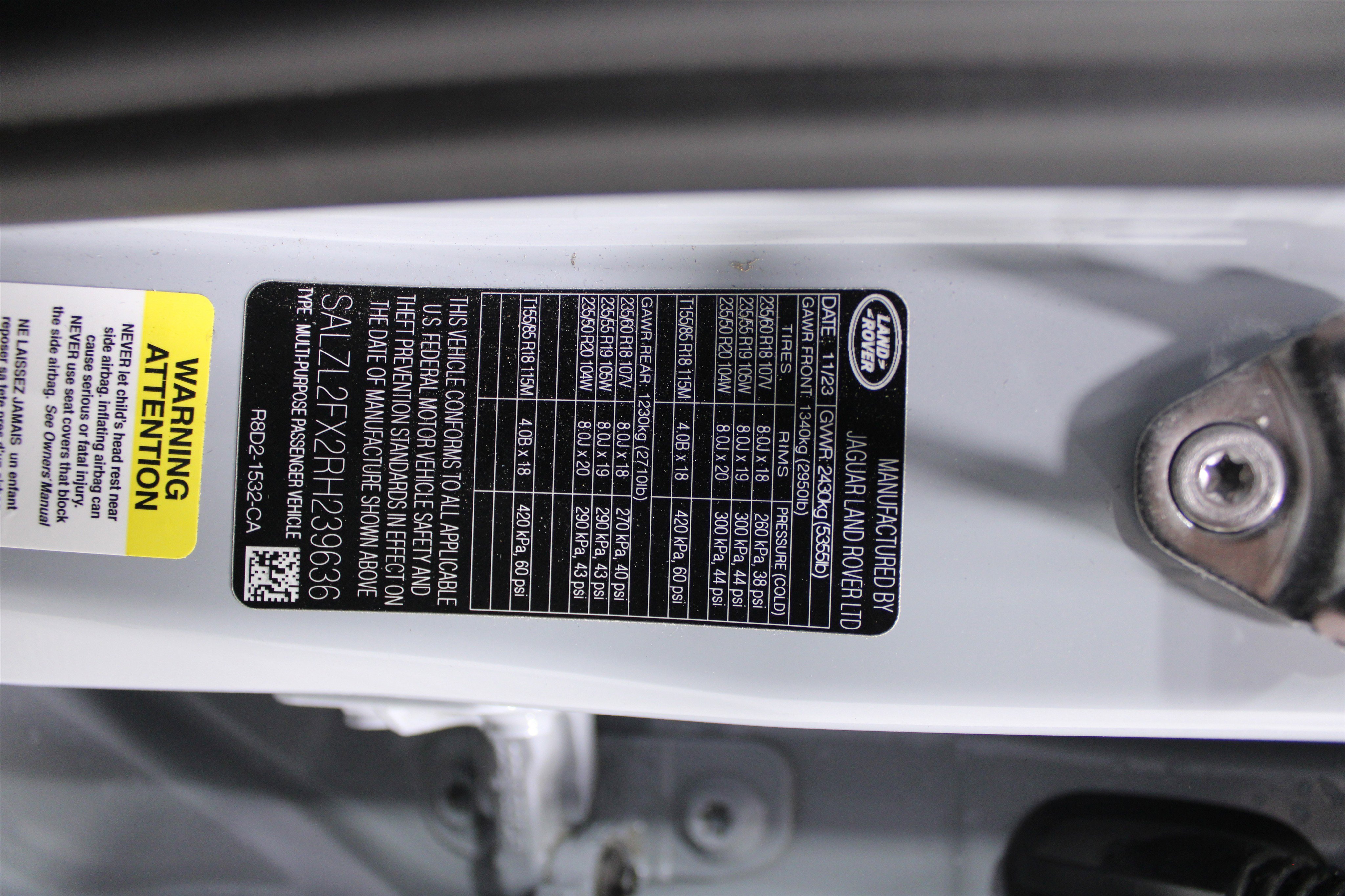 Used 2024 Land Rover Range Rover Evoque Dynamic SE image 33