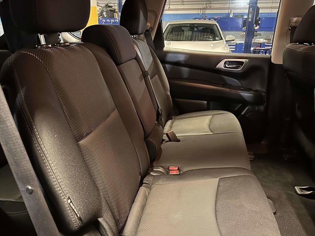 Used 2020 Nissan Pathfinder SV FWD image 17