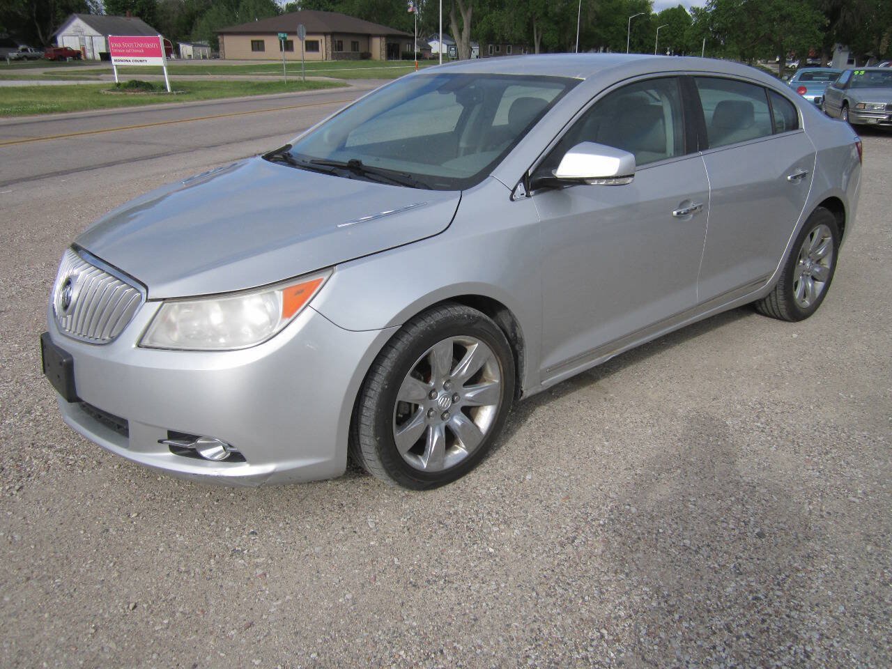 Used 2010 Buick LaCrosse CXL w/ Luxury Package FWD image 3