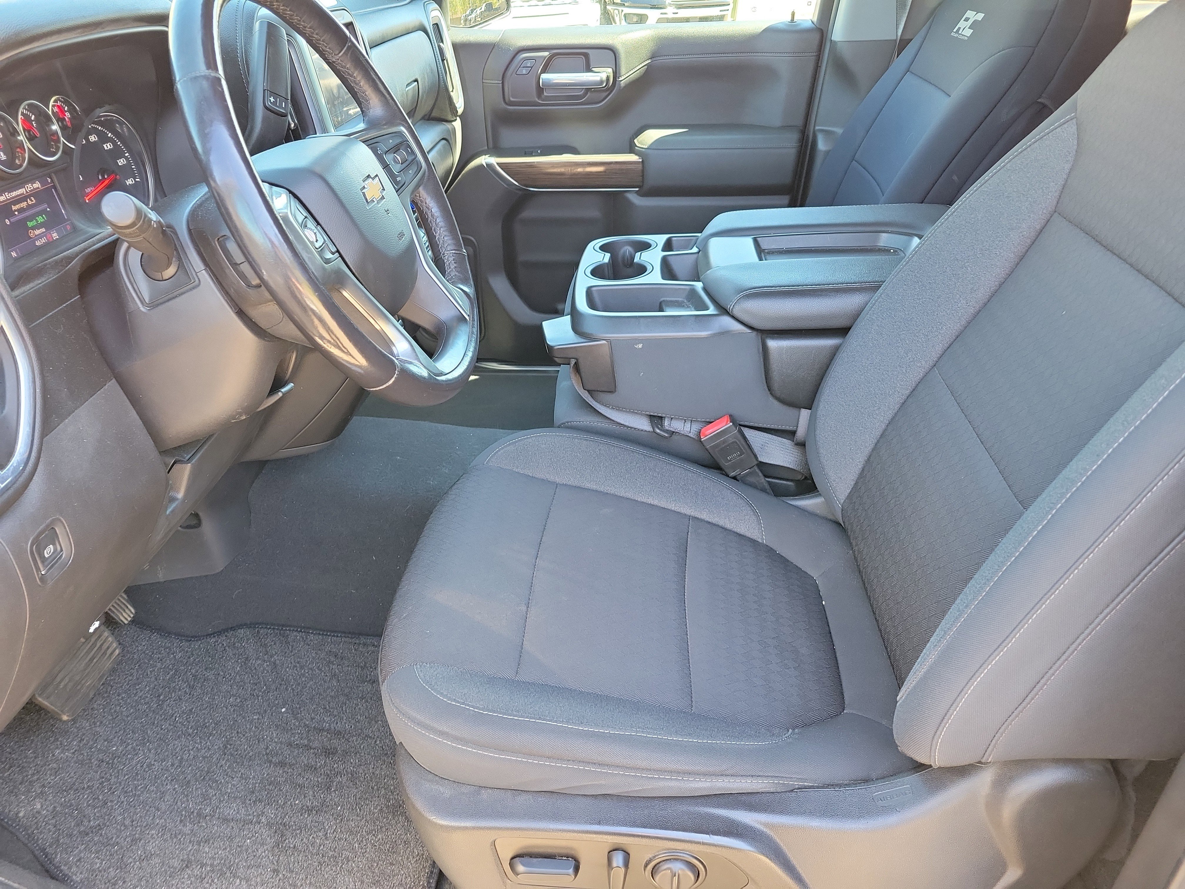 Used 2021 Chevrolet Silverado 1500 LT w/ Convenience Package II image 3