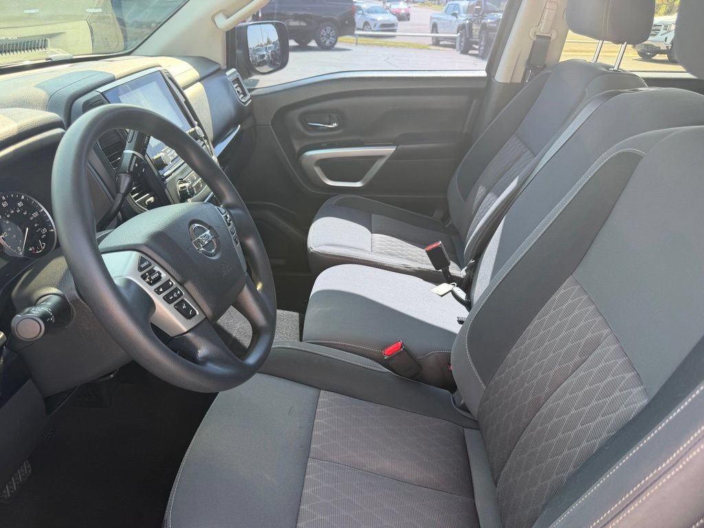 Used 2022 Nissan Titan SV RWD image 22