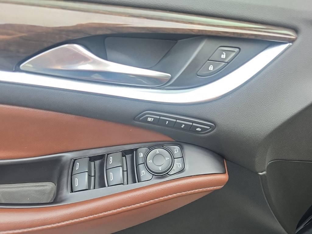 Used 2018 Buick Enclave Avenir w/ Avenir Technology Package AWD/4WD image 14