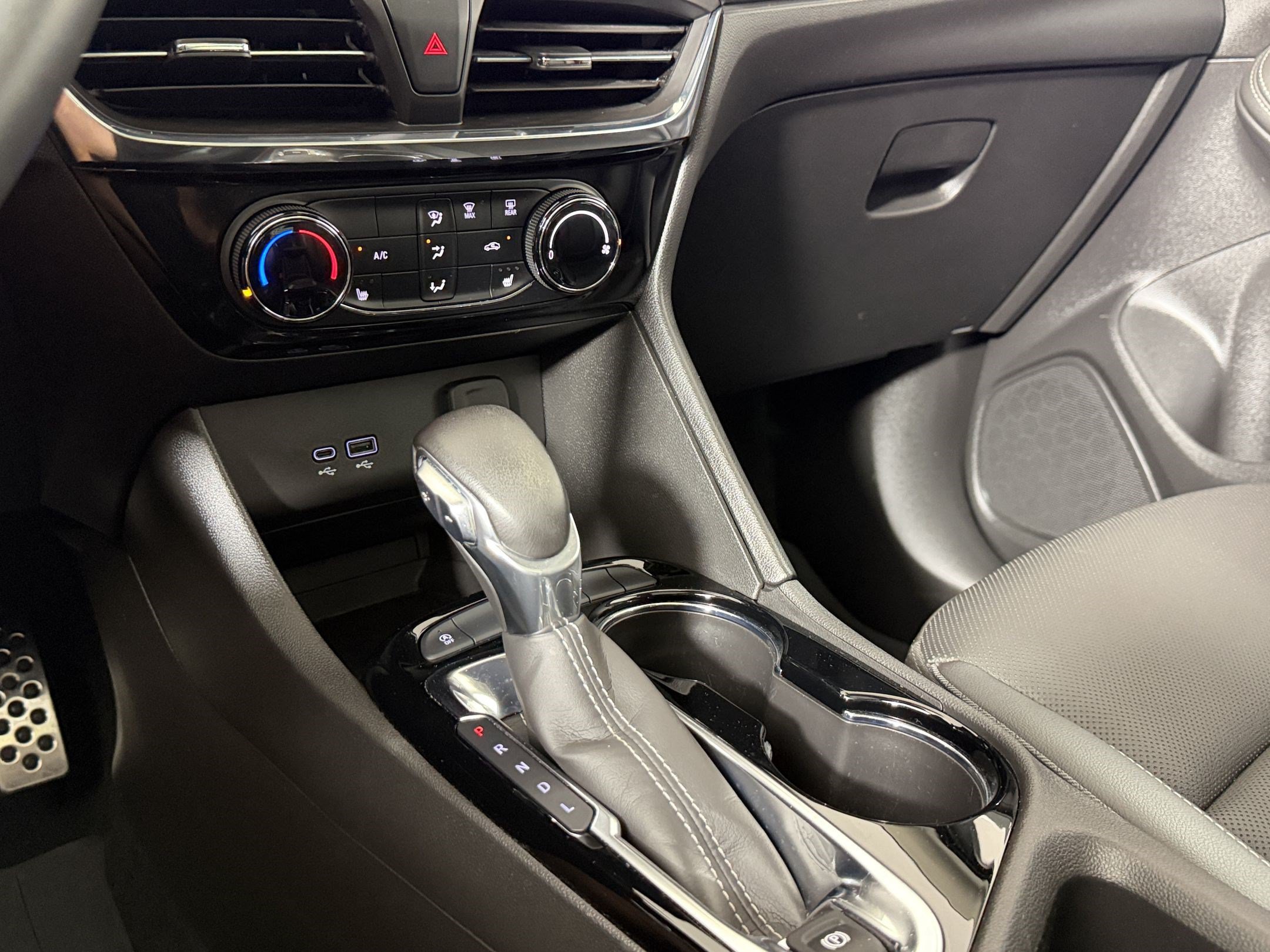 Used 2024 Buick Encore GX Sport Touring w/ Experience Buick Package FWD image 15