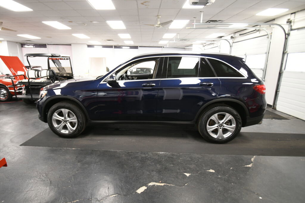 Used 2018 Mercedes-Benz GLC 300 4MATIC image 4