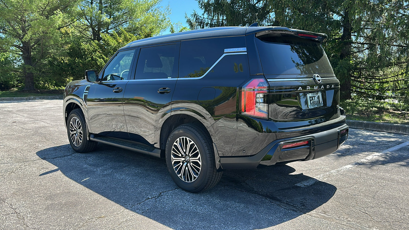 New 2025 Nissan Armada SL w/ Convenience Package image 5