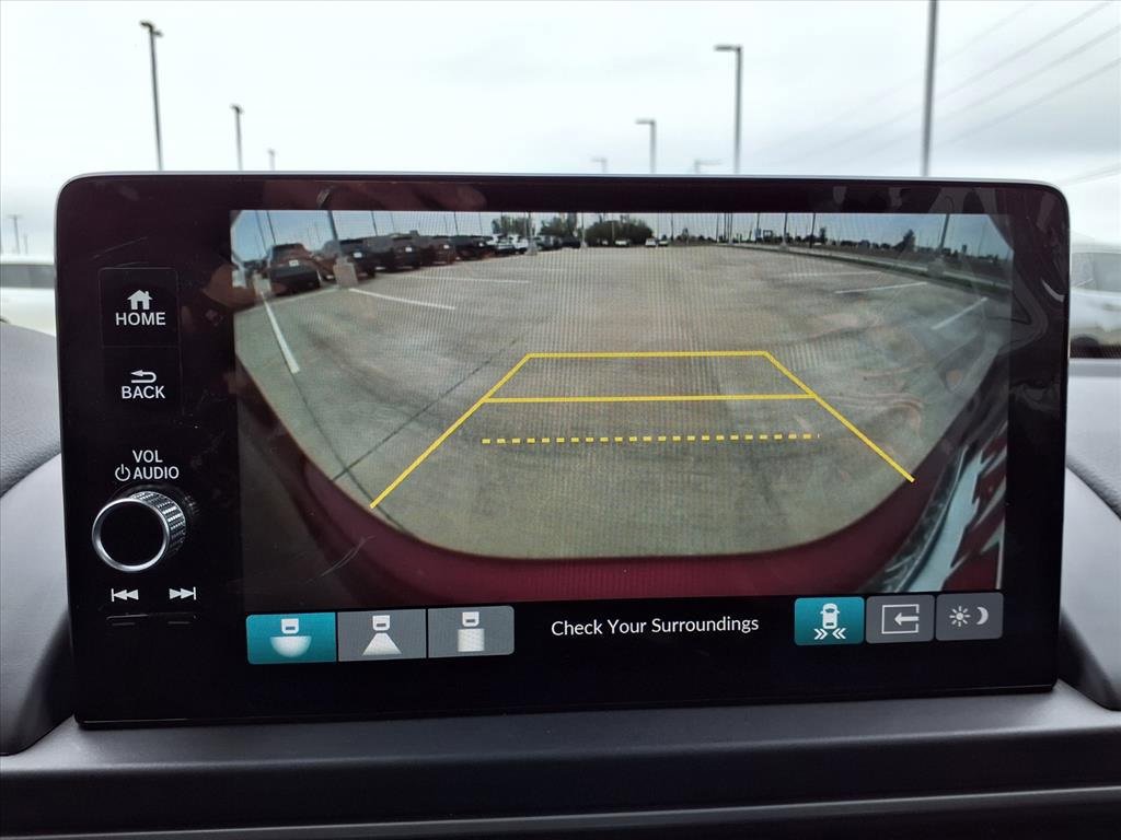 Used 2025 Honda Pilot Touring image 11