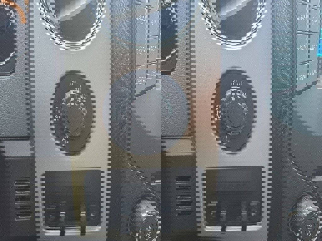 Used 2013 Ford F150 XLT w/ Luxury Equipment Group image 25