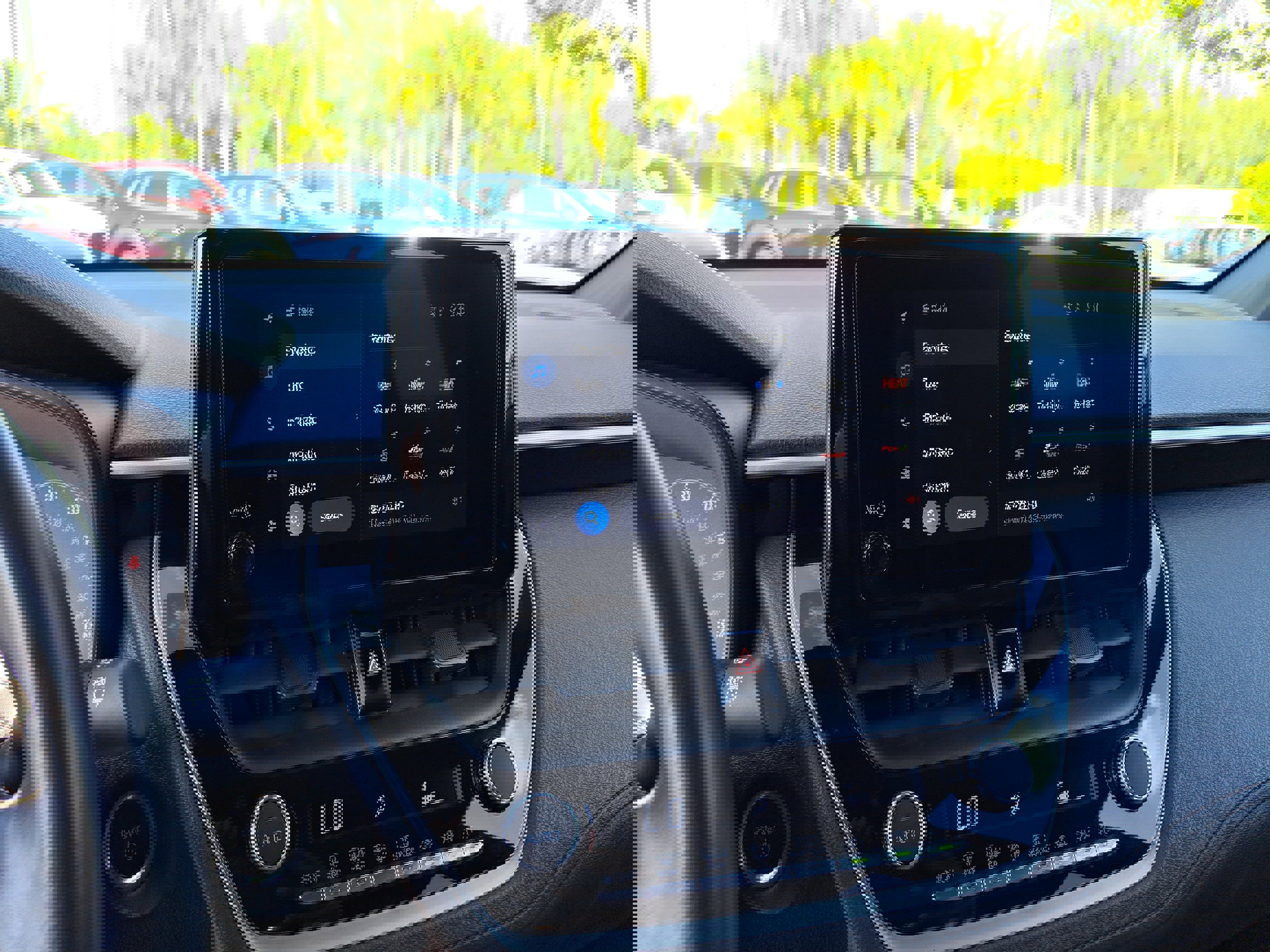 Used 2023 Toyota Corolla Cross SE image 13