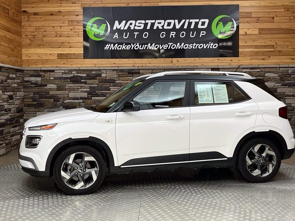 Used 2024 Hyundai Venue Limited FWD image 15