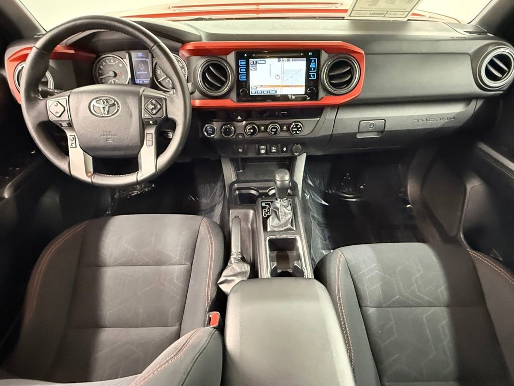 Used 2018 Toyota Tacoma TRD Sport AWD/4WD image 36