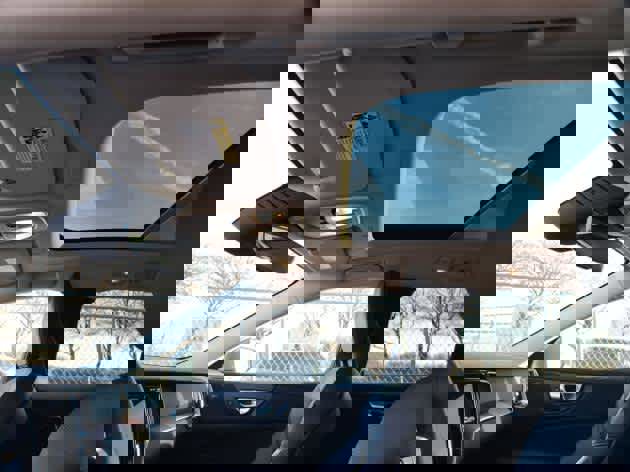 Used 2025 Volvo V60 B5 Cross Country Plus image 9